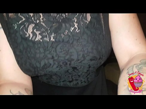 ❤️ Mae llyschwaer Slutty yn rhoi blowjob iddo a Sbaeneg ❌ Rhyw super wrthon ni ﹏
