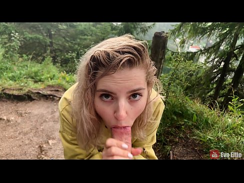 ❤️ Merch yn llyncu cum ar ôl blowjob cyhoeddus - Eva Elfi ❌ Rhyw super wrthon ni ﹏